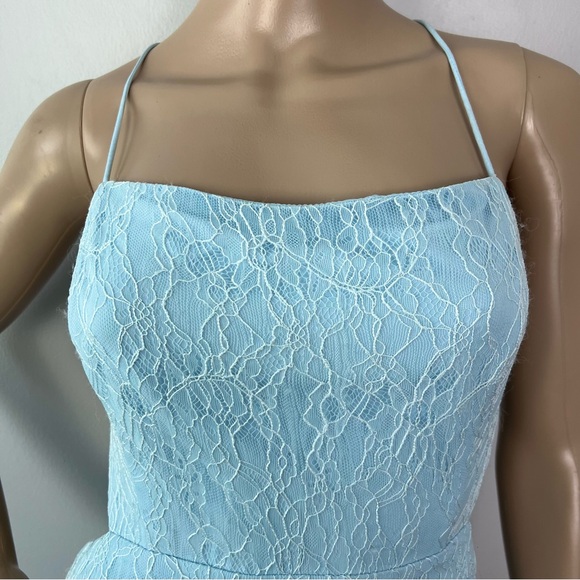 NEW FAME AND PARTNERS BLUE BACKLESS LACE GOWN - Picture 4 of 11